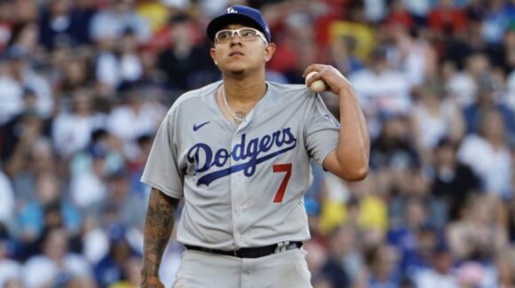“Los equipos siguen preguntando por él”, agente Scott Boras sobre Julio Urías