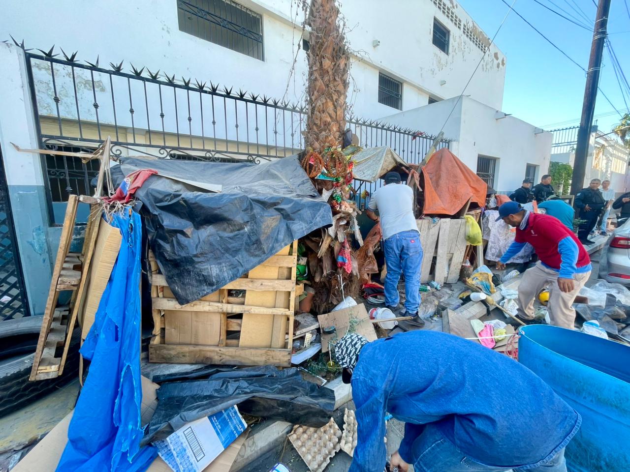 Labores de limpieza en el Centro de Mazatlán