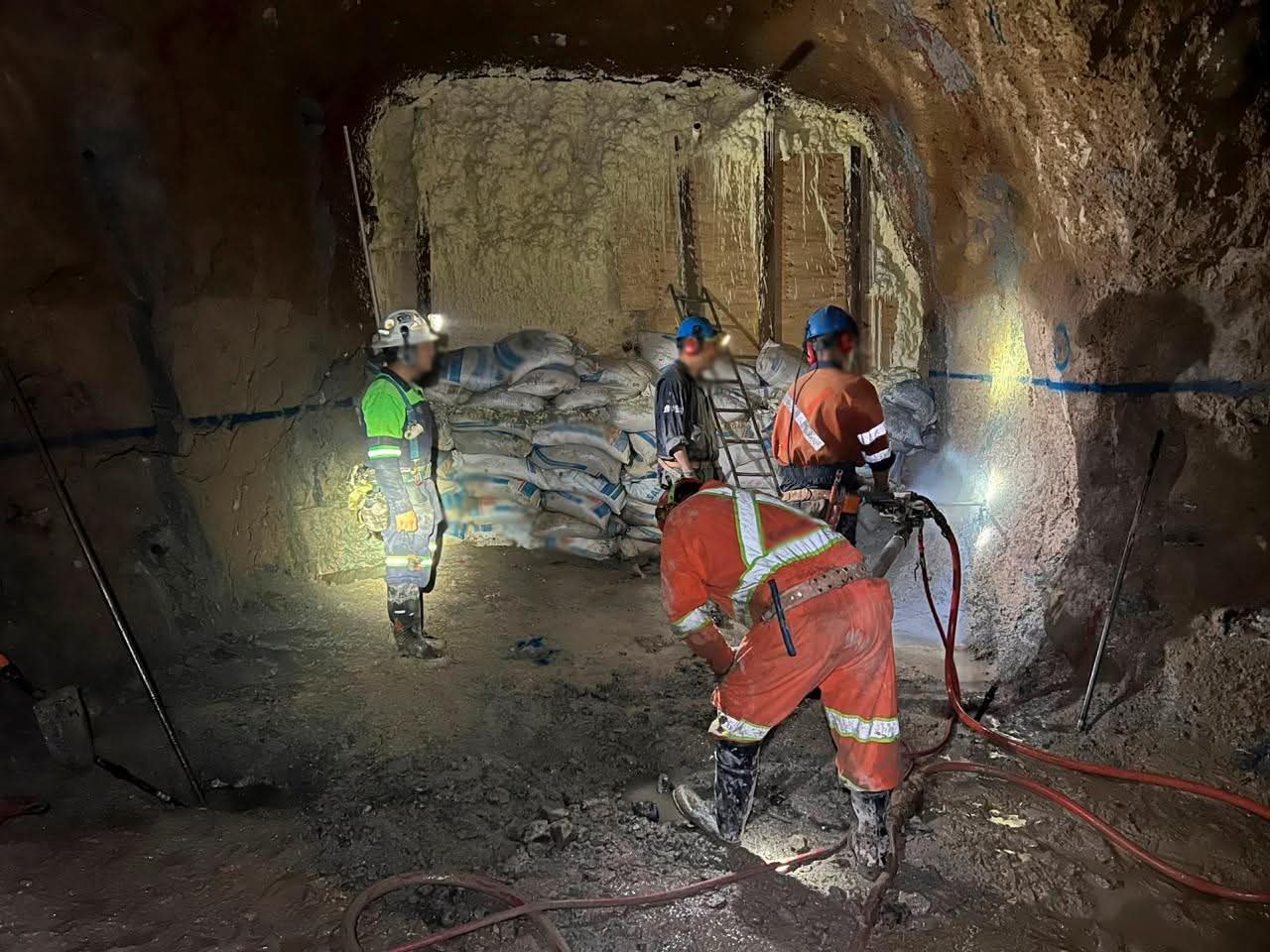 Labores de rescate en mina Santa Fe, El Rosario