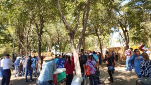 levanta la mano noe salvador rodriguez por la alcaldia de guasave evento