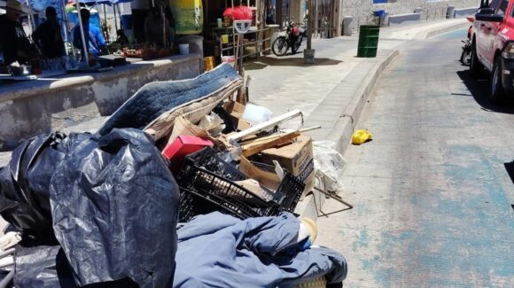 Queda bajo resguardo Playa Pinitos en Mazatlán, Sinaloa; retiran objetos peligrosos para proteger a bañistas