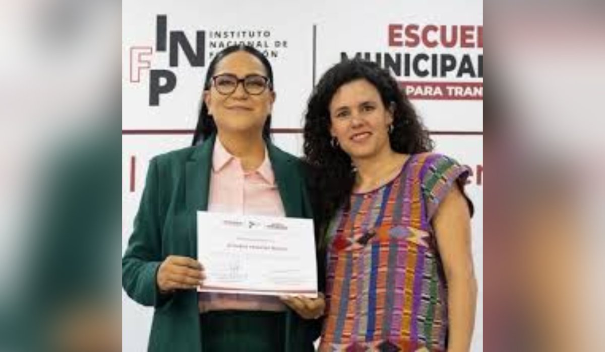 Ariadne Montiel y Luisa María Alcalde