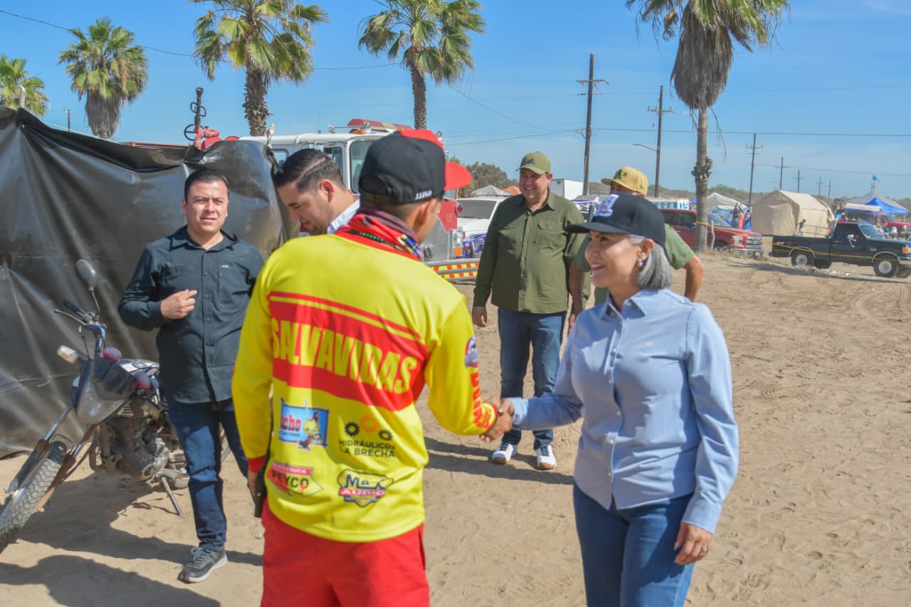 Lupita López recorre Bellavista en jueves santo