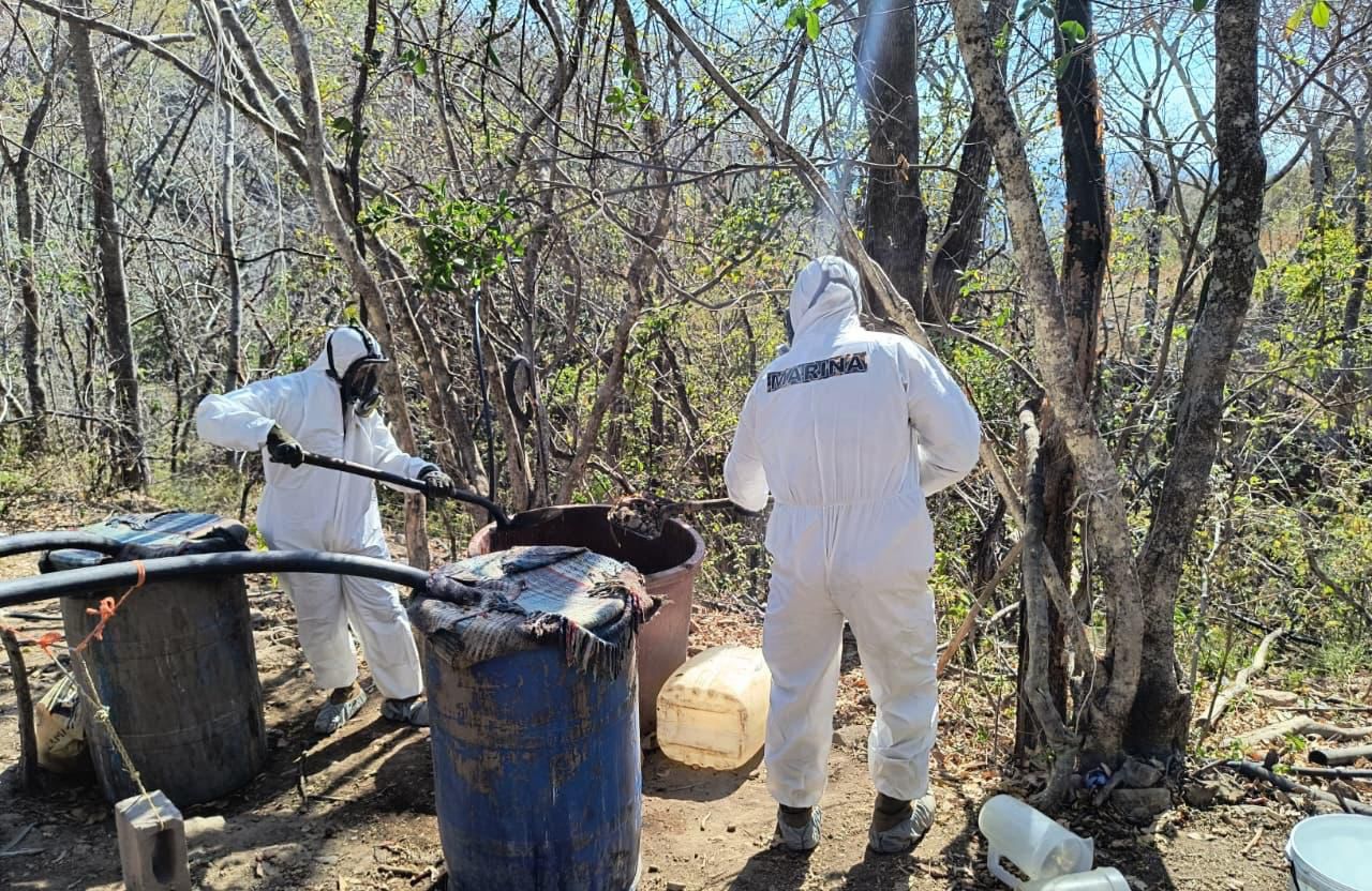 Personal de la Marina desmantela laboratorio clandestino en Cosalá