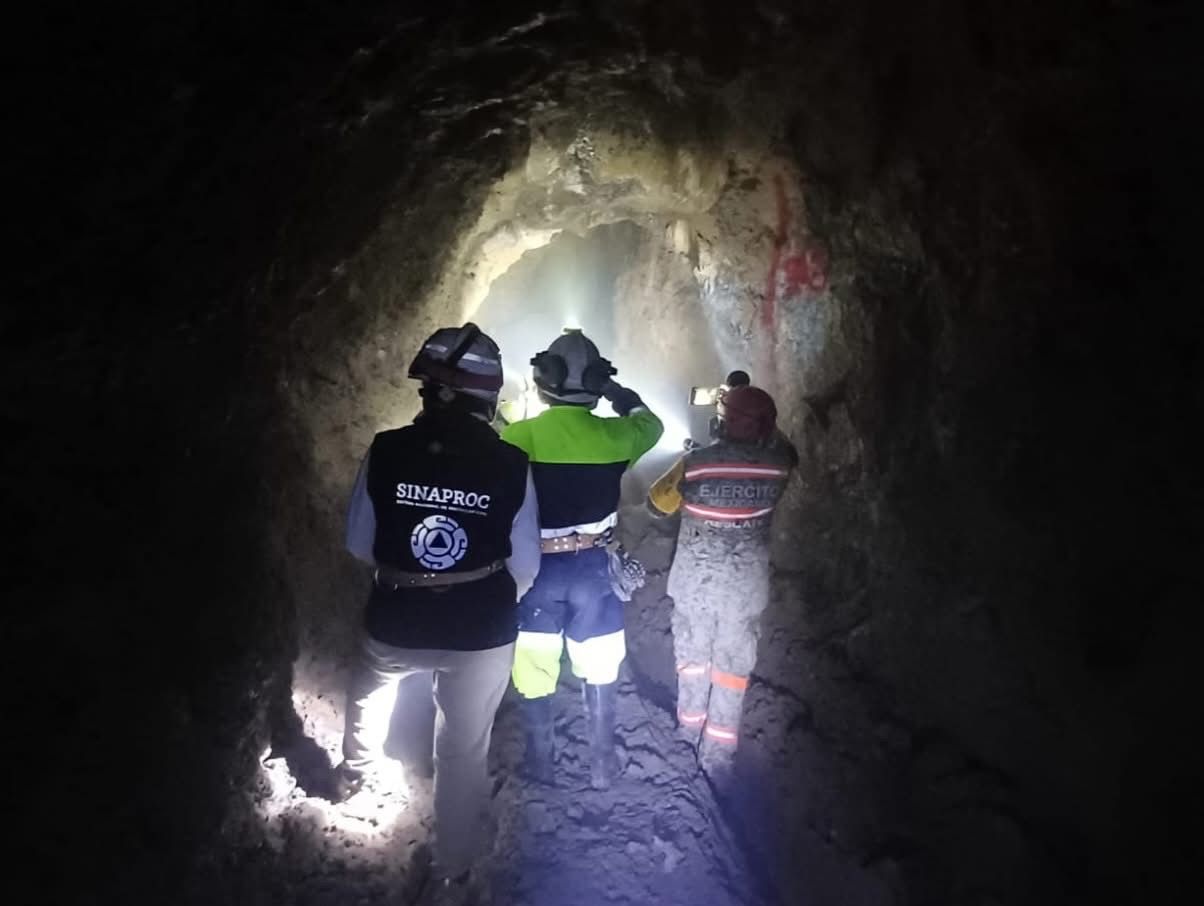 Trabajos de rescate de minero atrapado
