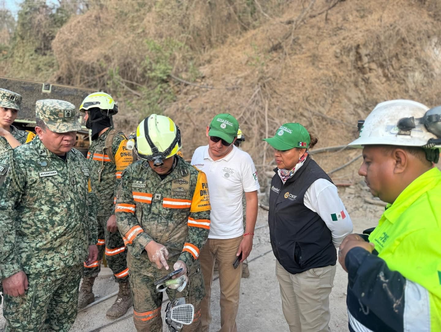 Trabajos de rescate de minero atrapado