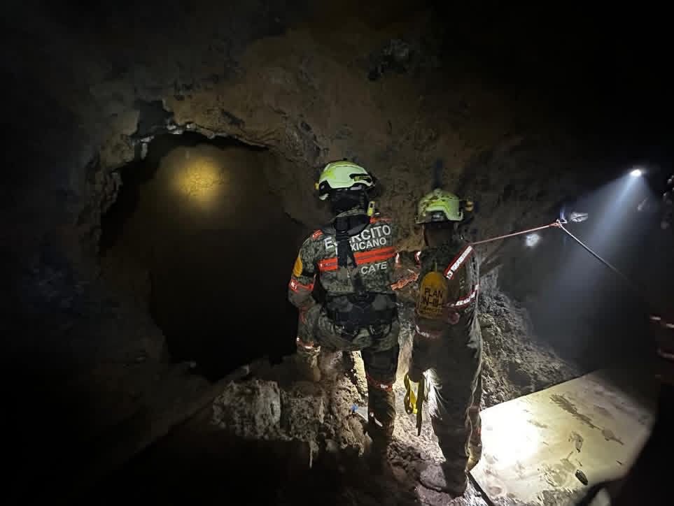 Trabajos de rescate de minero atrapado