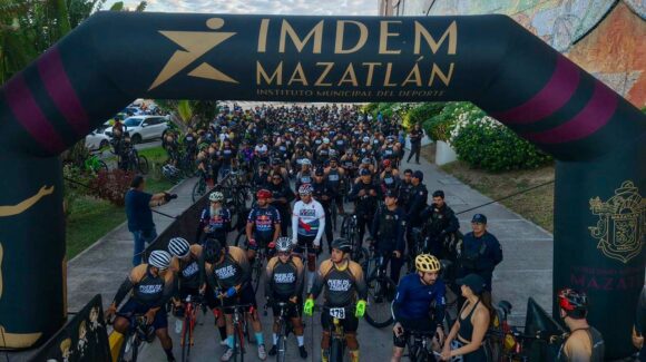Más de mil 300 ciclistas participan en rodada “Pueblos y Paisajes 2026” en Mazatlán