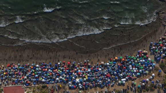 Asegura Gobierno de Mazatlán que asistencia a playas en Viernes Santo superó los 67 mil bañistas