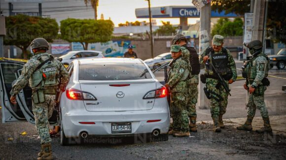 Acribillan a balazos a dos hombres a bordo de un Mazda en la zona de la Caseta Cuatro en Culiacán