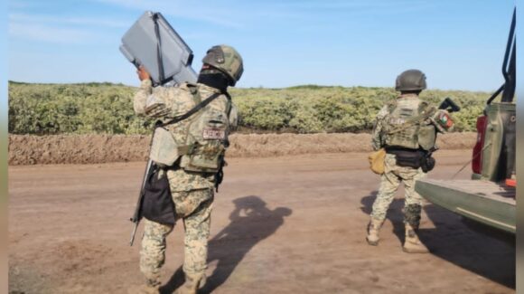 Militares neutralizan dron sospechoso y desinstalan cámaras de videovigilancia clandestinas en Navolato, Sinaloa