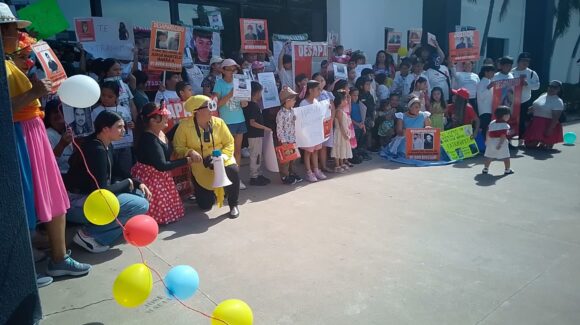 Con minimarcha, niñas y niños exigen un alto a desapariciones y justicia para las víctimas de este delito en Sinaloa