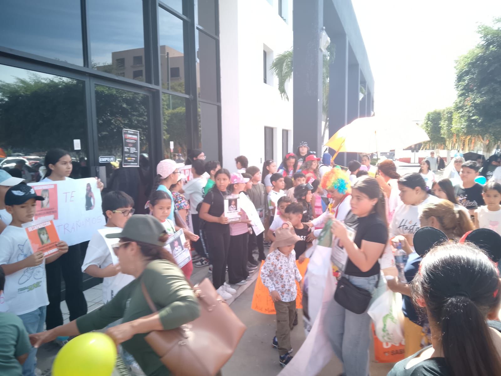 Mini marcha en Culiacán