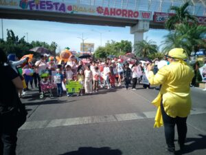 Mini marcha en Culiacán