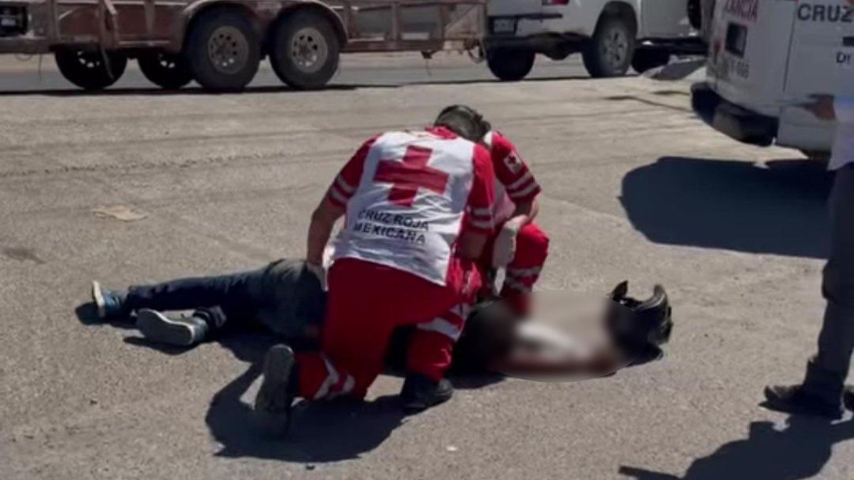 motociclista arrollado por automovilista en juan jose rios cruz roja