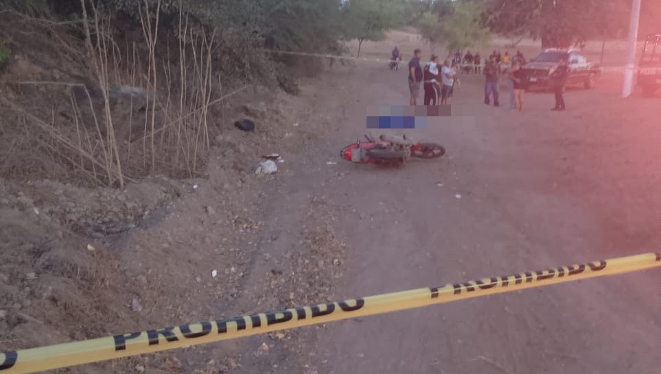 Motociclista muere tras accidente en Eldorado, Sinaloa