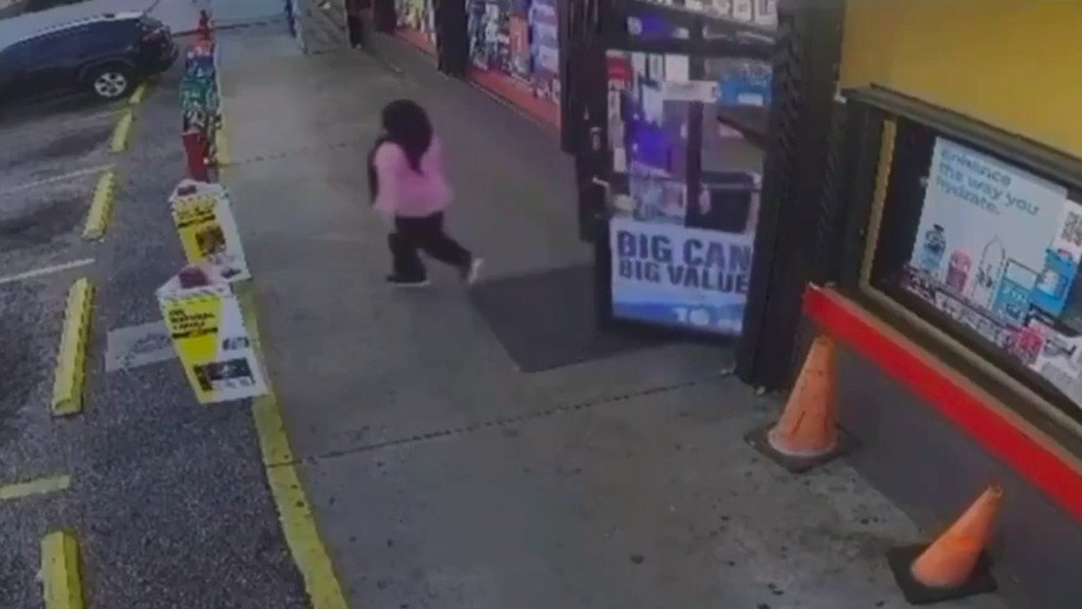 Mujer asesinada a martillazos, video compartido por Donald Trump