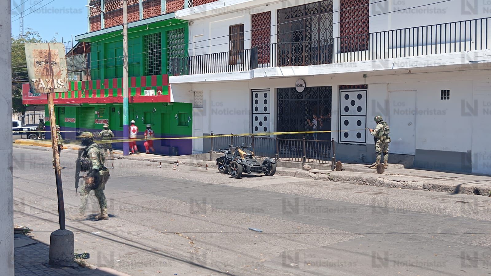 Ejecutan a una mujer frente al Bar Ranas en Culiacán
