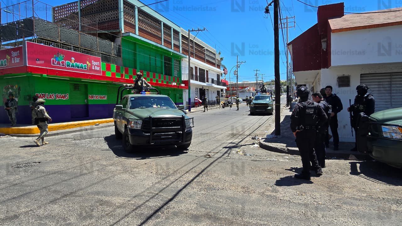 Ejecutan a una mujer frente al Bar Ranas en Culiacán