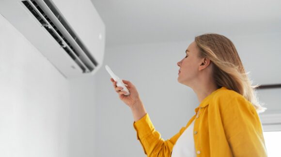 ¿Cuánta luz consume un minisplit? Calcula así los watts que gastan este sistema de enfriamiento