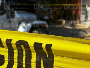 Mujer sin vida en la colonia Romanillo, en Los Mochis