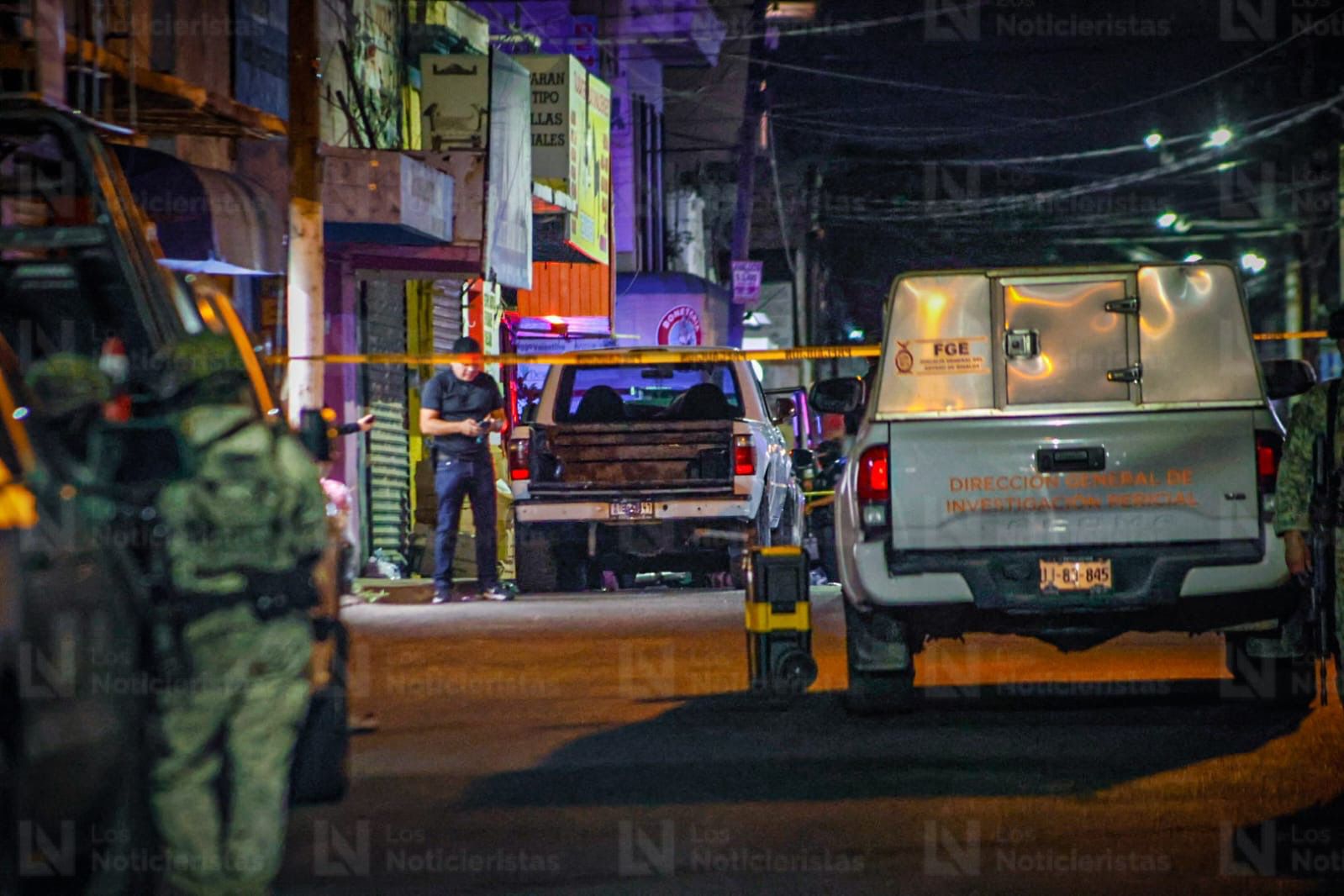 Autoridades arriban al Centro de Culiacán, Sinaloa, lugar donde ejecutaron a cuatro mujeres