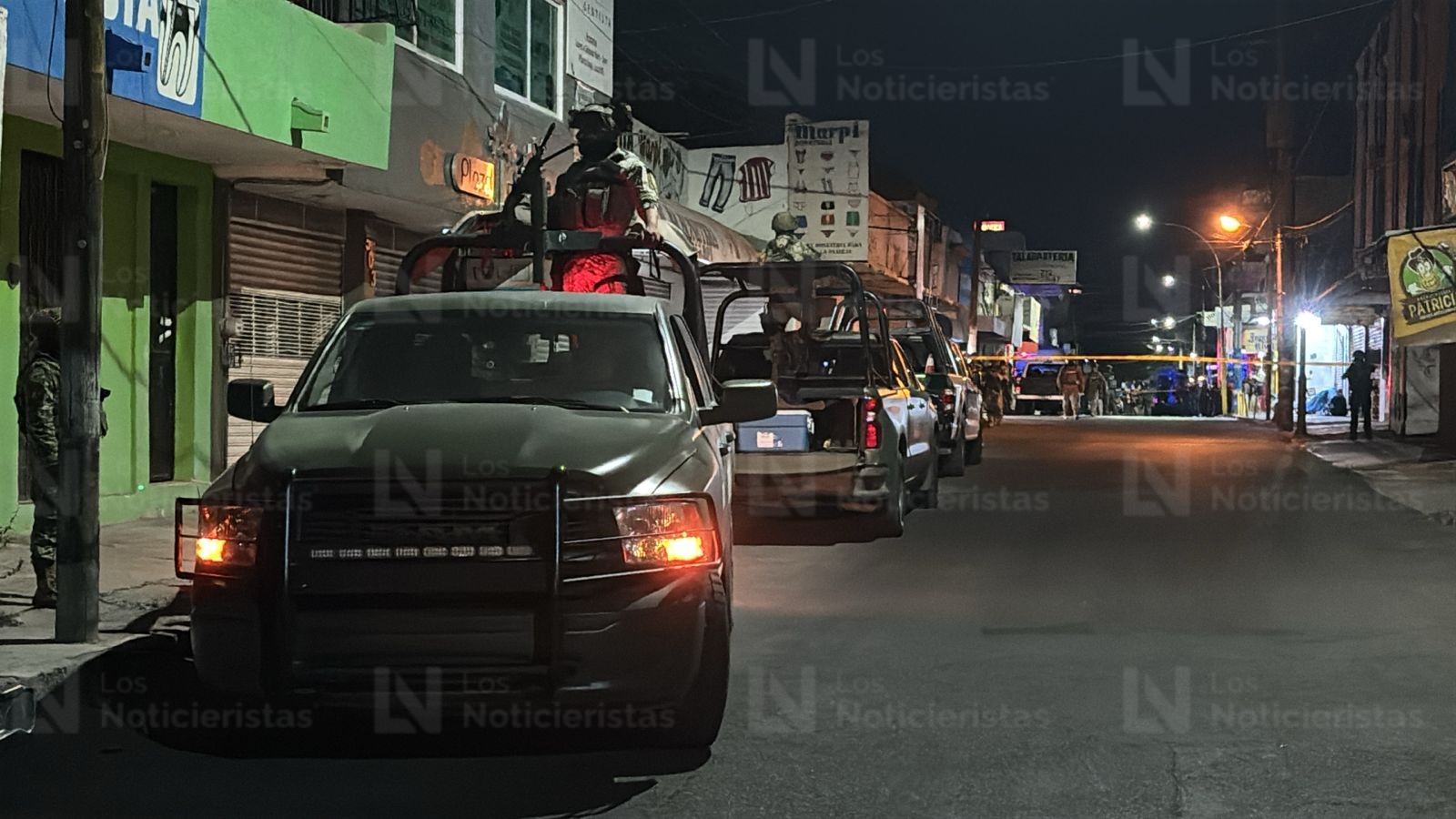 Autoridades arriban al Centro de Culiacán, Sinaloa, lugar donde ejecutaron a cuatro mujeres