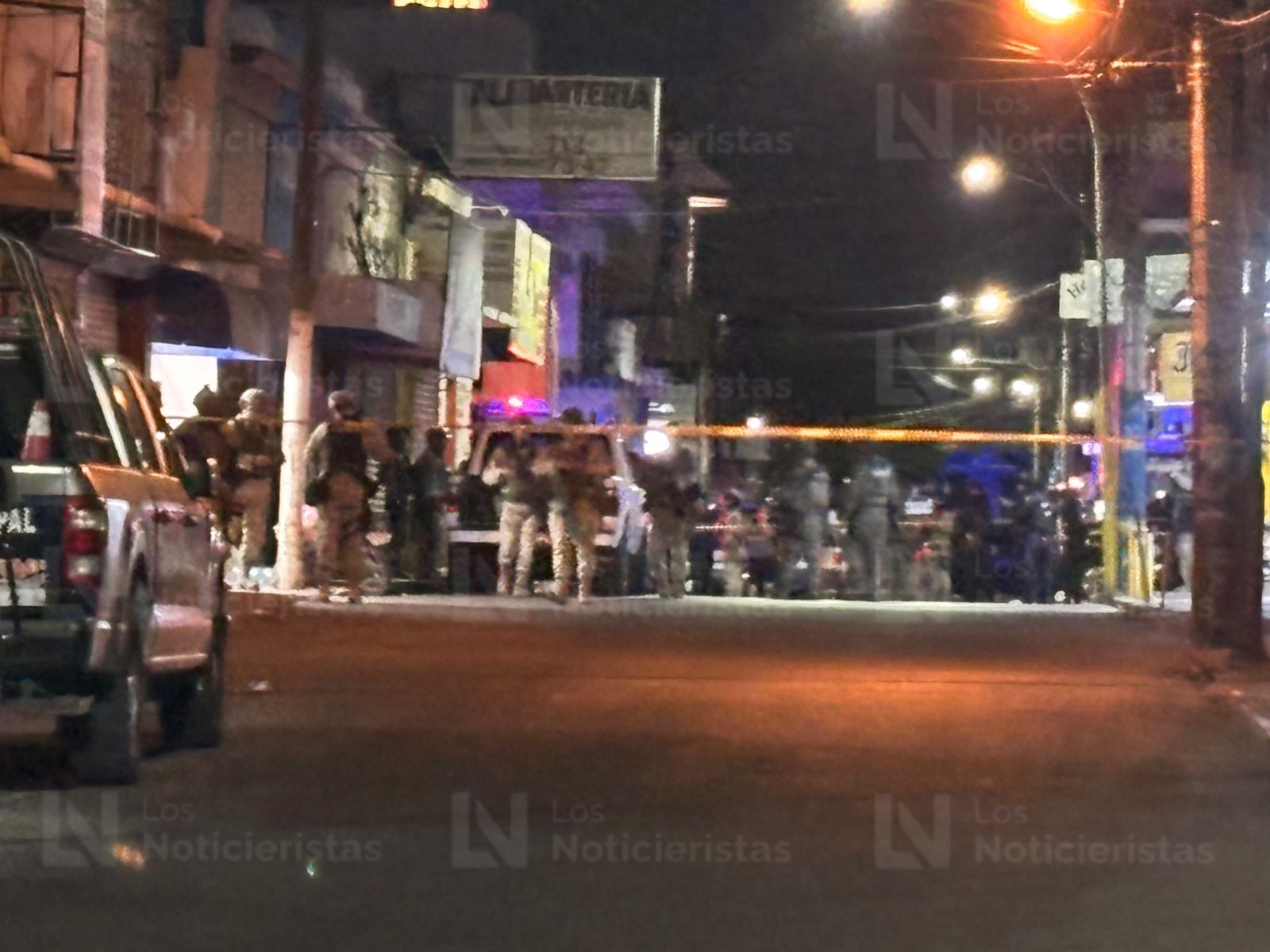 Autoridades arriban al Centro de Culiacán, Sinaloa, lugar donde ejecutaron a cuatro mujeres