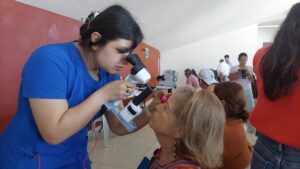 ofrecen deteccion de cataratas en salvador alvarado