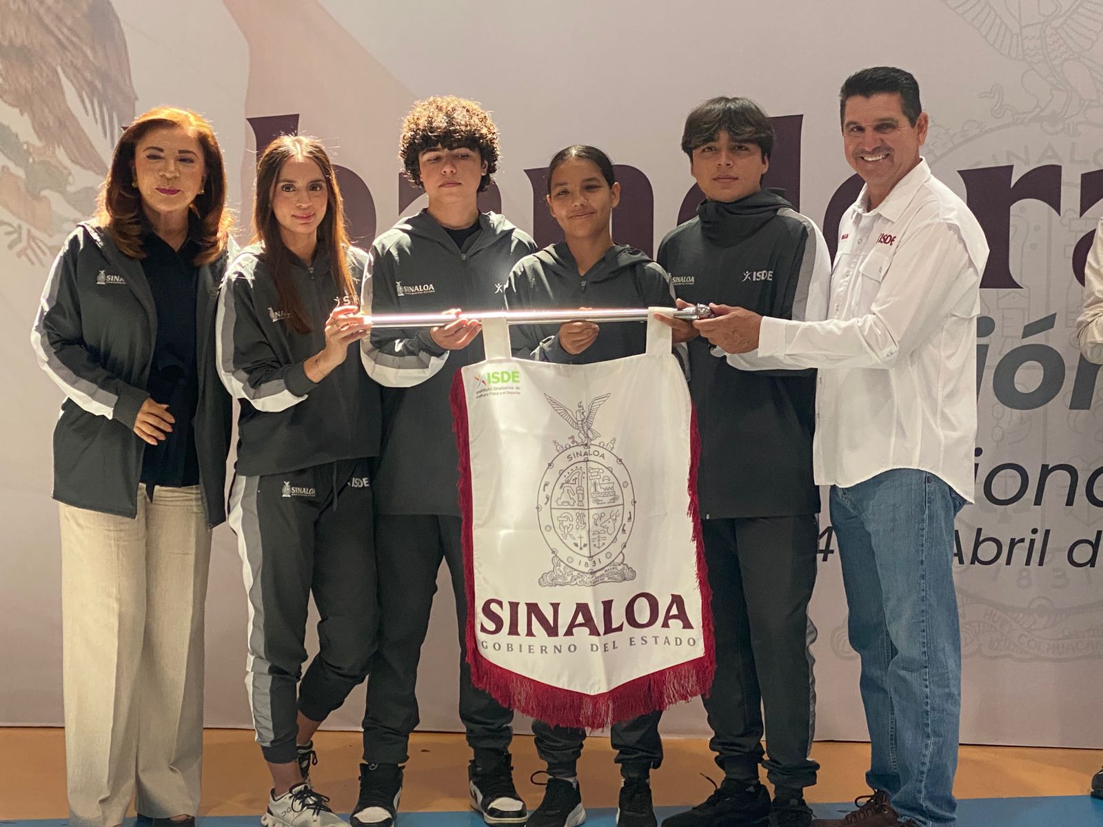 Abanderan a la delegación Sinaloa para la Olimpiada Nacional Conade 2026