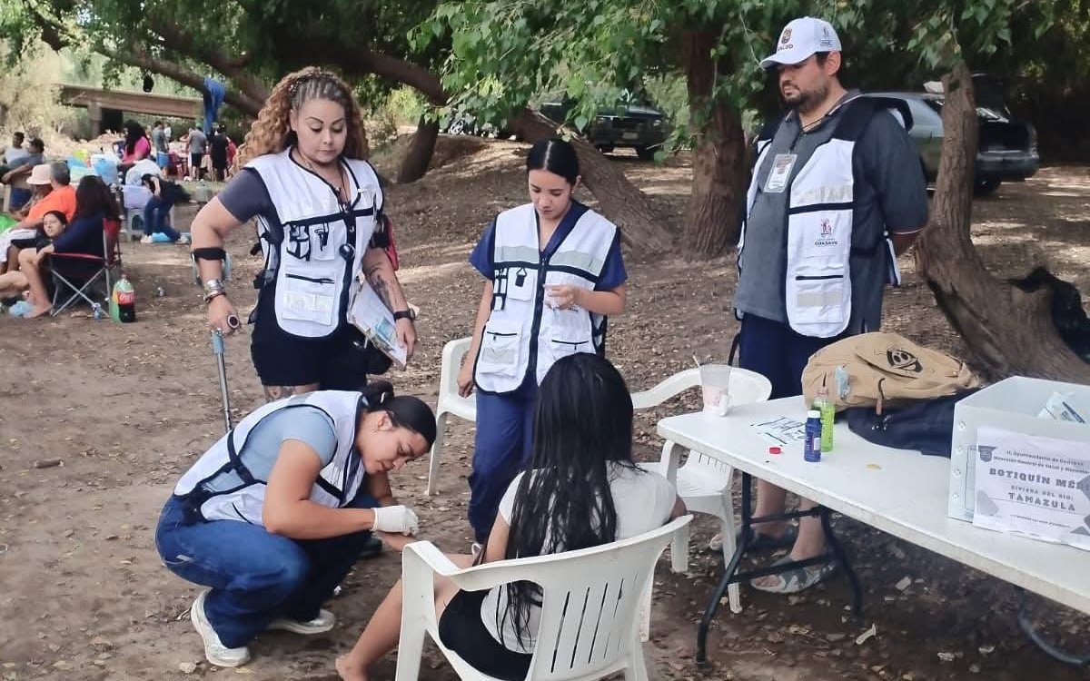 Paramédico presta servicio a joven