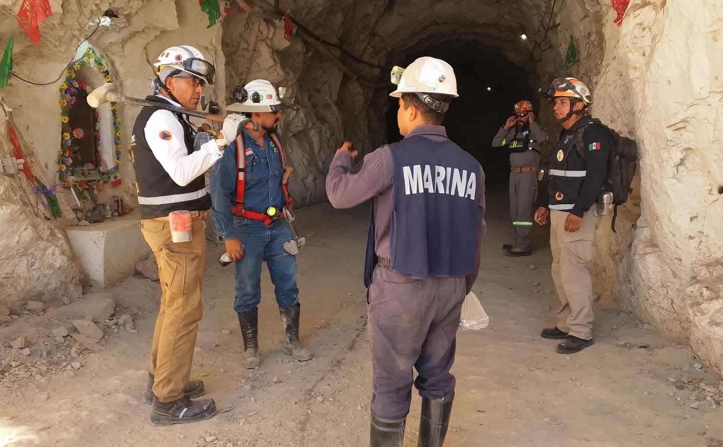 Operativo para rescatar a trabajador atrapado en mina Santa Fe, El Rosario