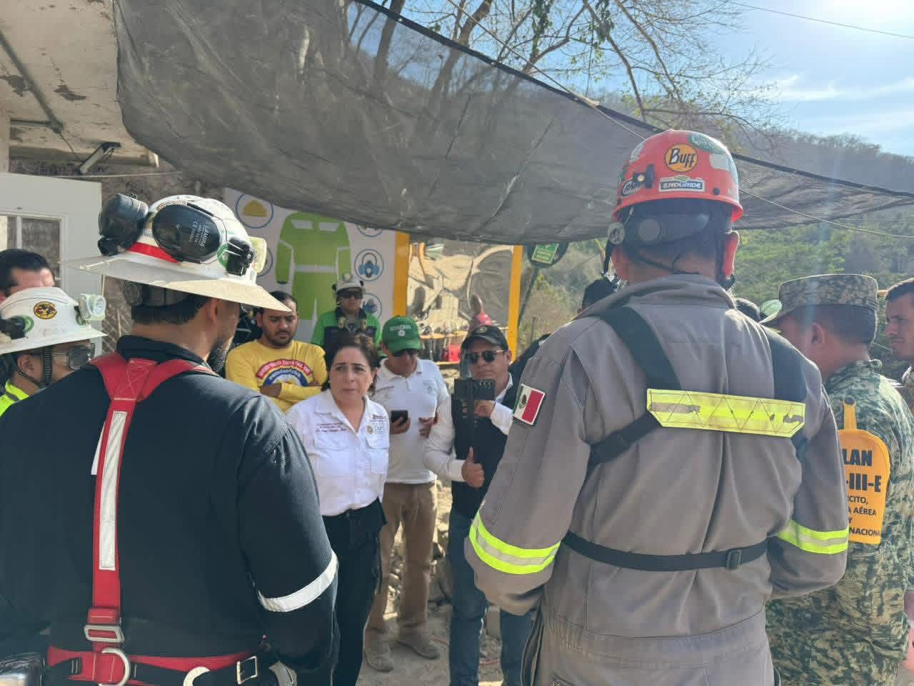 Operativo para rescatar a trabajador de la mina Santa Fe, en El Rosario