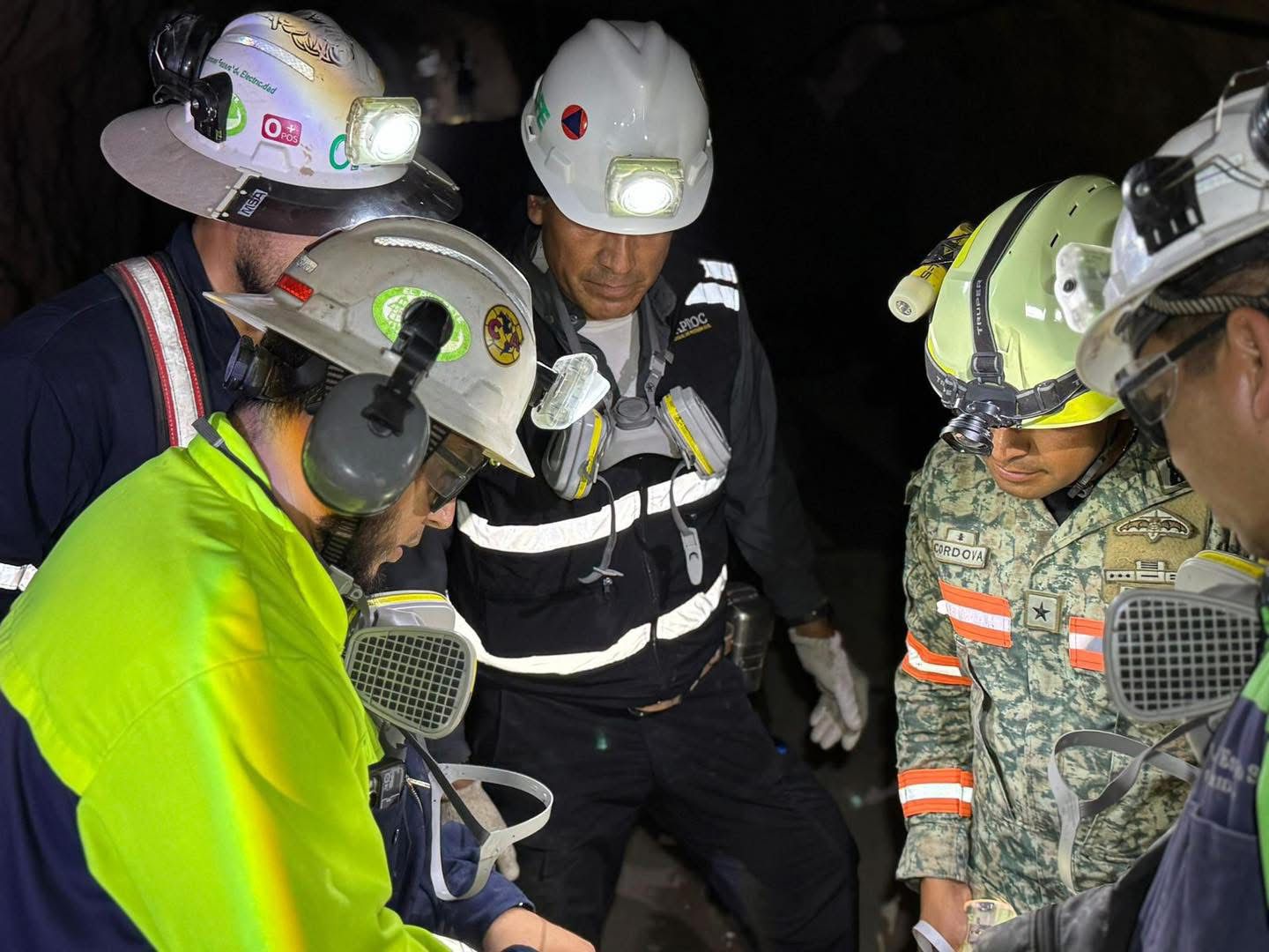 Operativo para rescatar a trabajador de la mina Santa Fe, en El Rosario