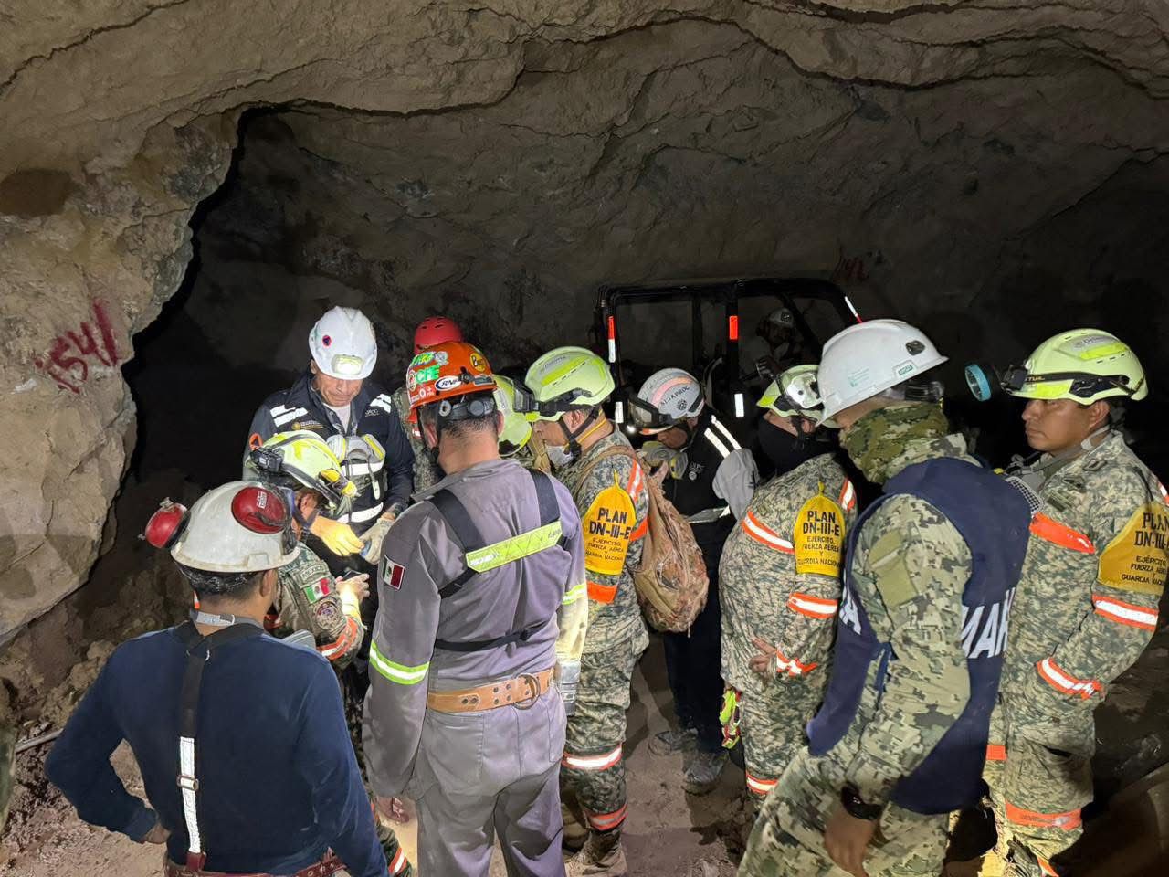 Operativo para rescatar a trabajador de la mina Santa Fe, en El Rosario