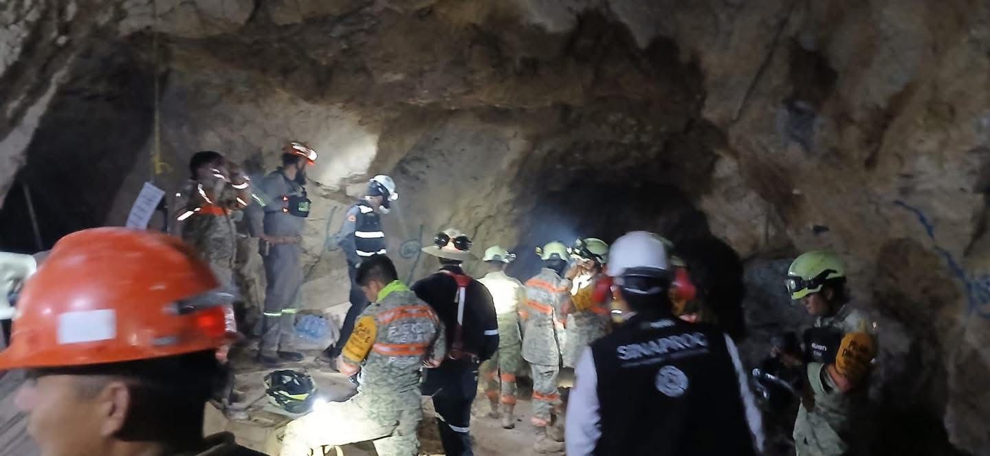 Operativo para rescatar a trabajador de la mina Santa Fe, en El Rosario