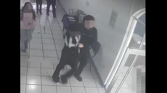 Estudiante que privó a dos maestras en Michoacán, fue desarmado por sus propios compañeros: Fiscalía