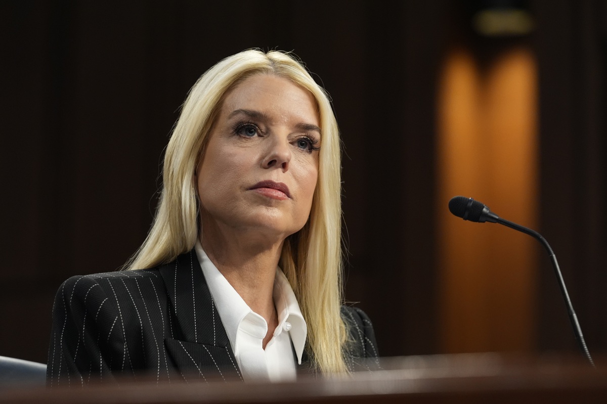 Pam Bondi, exfiscal general de Estados Unidos