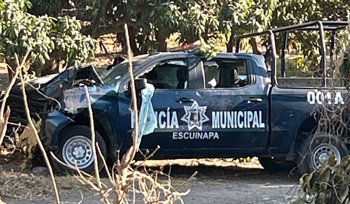 Escena del ataque armado contra policías municipales de Escuinapa