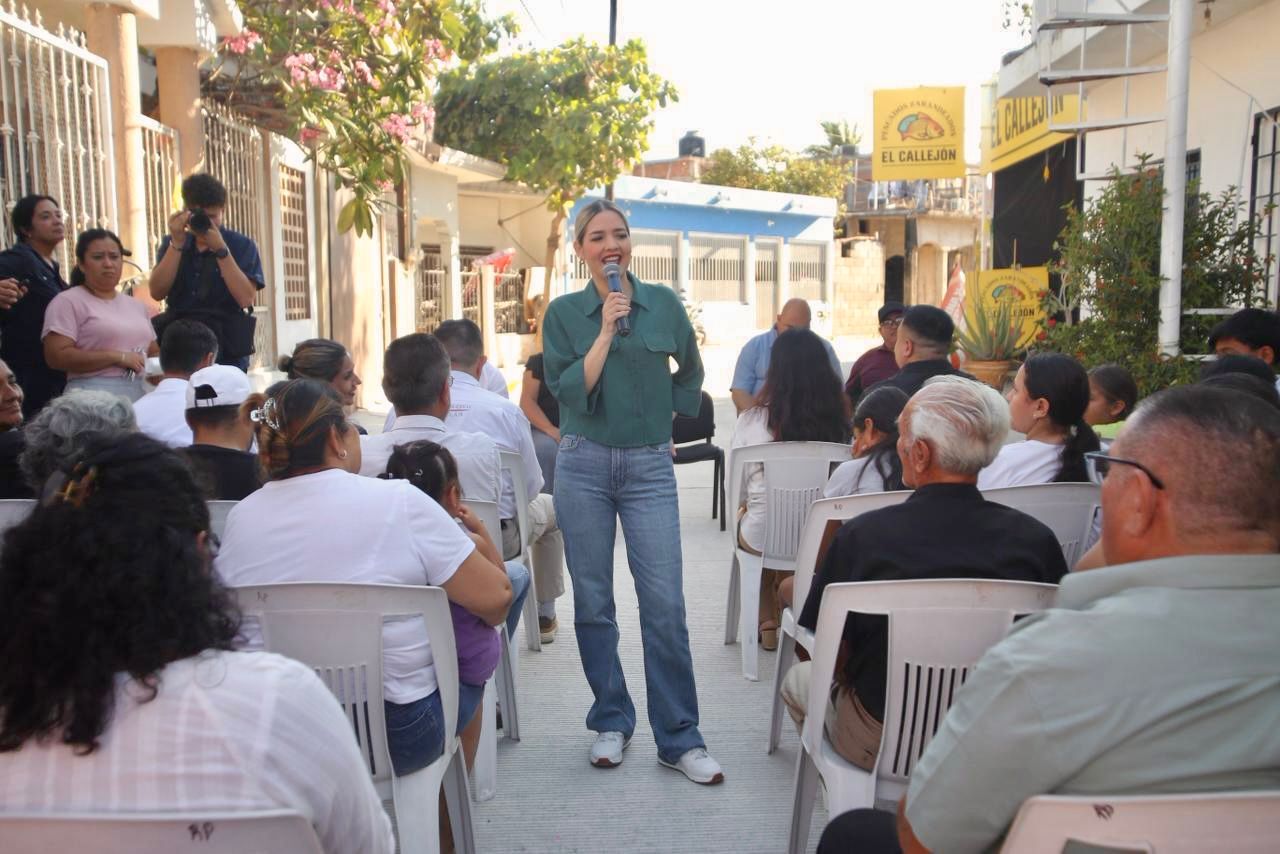 Pavimentación de la calle Primera, en la colonia Lico Velarde, en Mazatlán