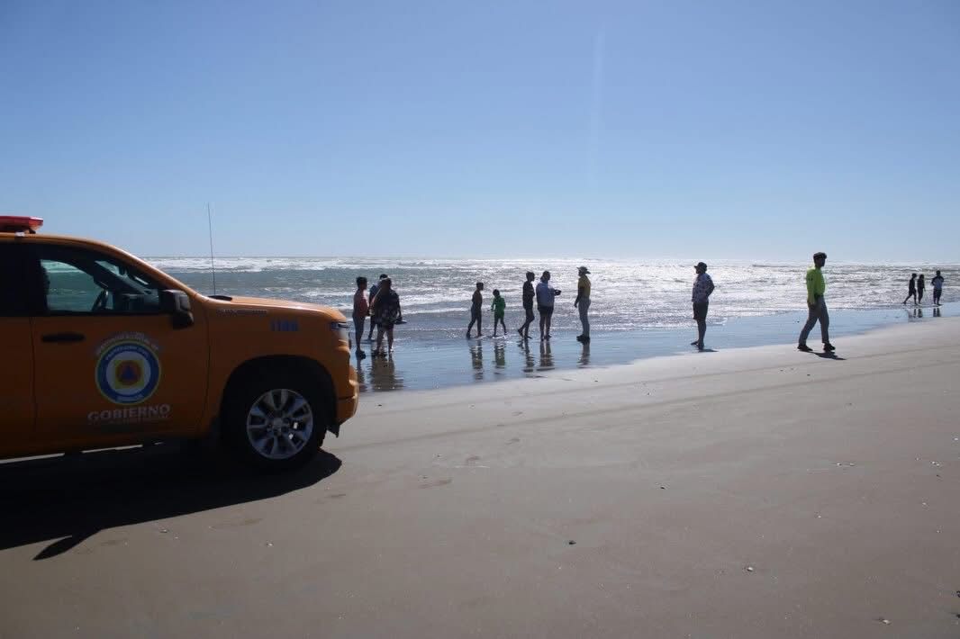 PC refuerza vigilancia en Las Glorias, Guasave, por el mar de fondo
