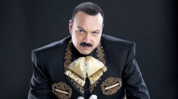 Pepe Aguilar es abucheado en el concierto de Peso Pluma
