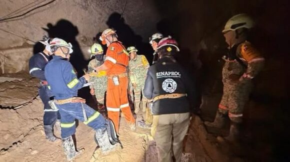 En mina Santa Fe, en Rosario, Sinaloa preparan concreto y definen rutas para dar con último minero atrapado