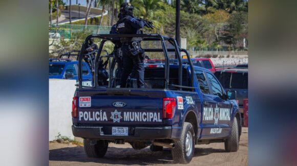 Recuperan vehículo robado, abandonado y vandalizado en Mazatlán, Sinaloa