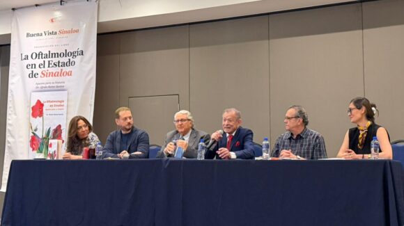 Presentan el libro La Oftalmología en Sinaloa: apuntes para su historia, del doctor Efraín Romo Santos
