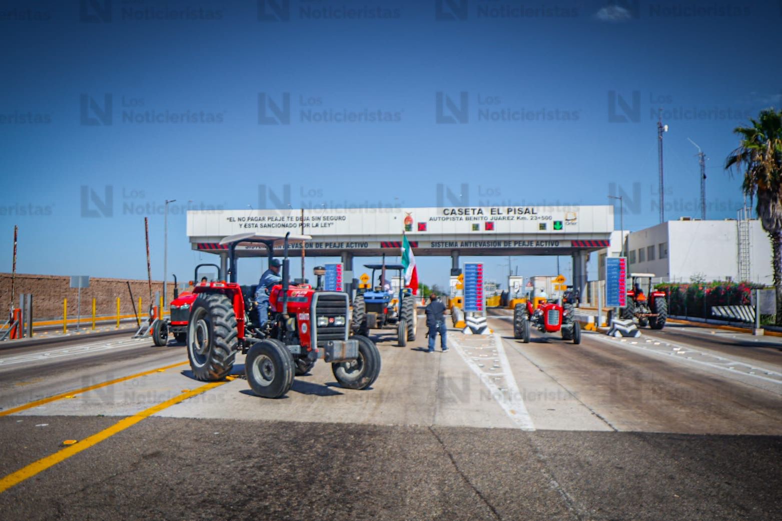 productores liberan la caseta de cobro el pisal en navolato