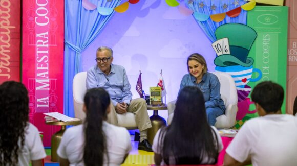 “Sigan leyendo y escriban su propio libro”: Rocha a niños sinaloenses en el marco del Día Internacional del Libro