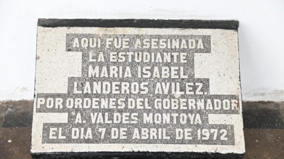 Reivindica la UAS la memoria de sus mártires, María Isabel Landeros y Juan de Dios Quiñónez, como pilares de la autonomía y la educación pública