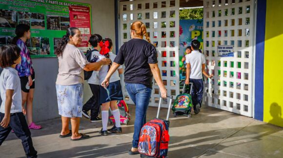 Alumnos regresaron a clases en Sinaloa, luego de dos semanas de vacaciones por Semana Santa