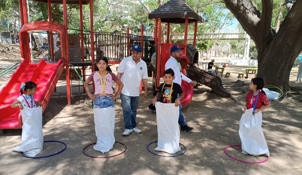 Niños practican juegos en centro recreativo de Culiacán